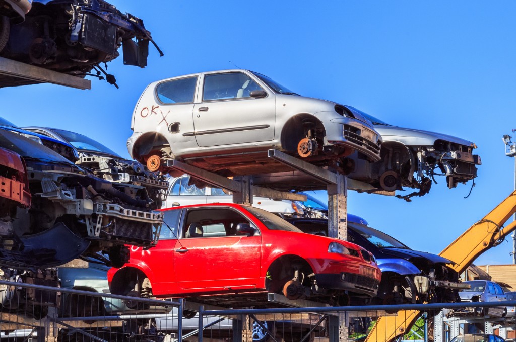 Ricambi carrozzeria e accessori auto usati e garantiti - Autodemolizioni Riviera